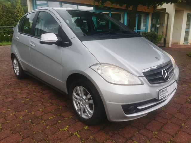 Mercedes-Benz A 180 BlueEFFICIENCY + Anhängerkupplung