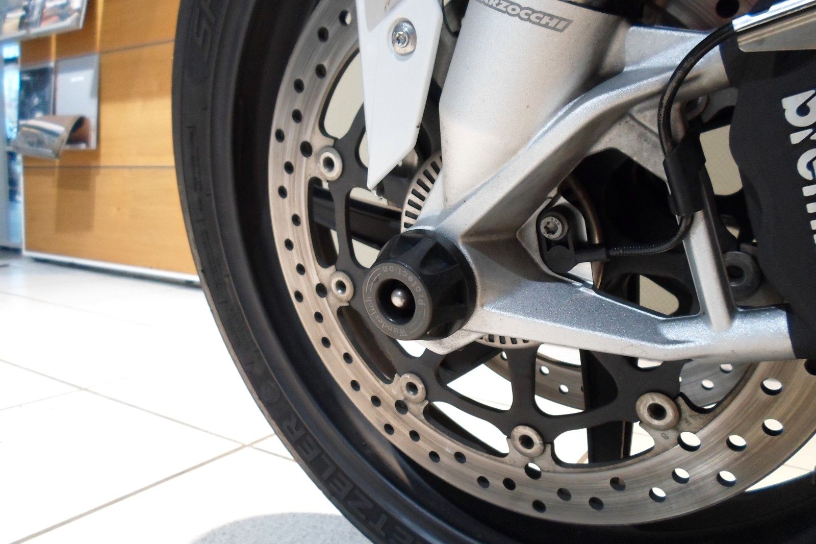 Fahrzeugabbildung BMW S1000 R mit Oil-Inklusive (5/50)