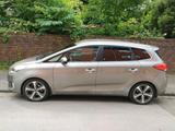Kia Carens.2 hand - Kia Carens in Essen
