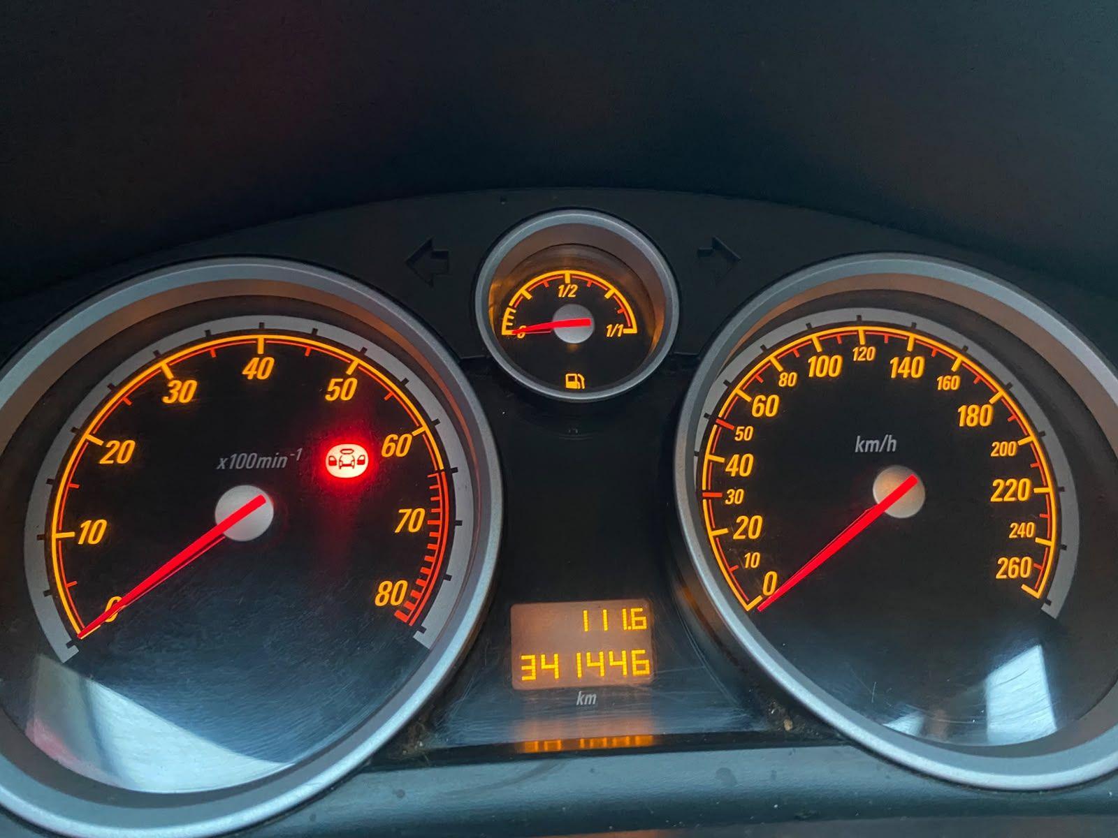 Opel Astra 2005 — вигляд ззаду
