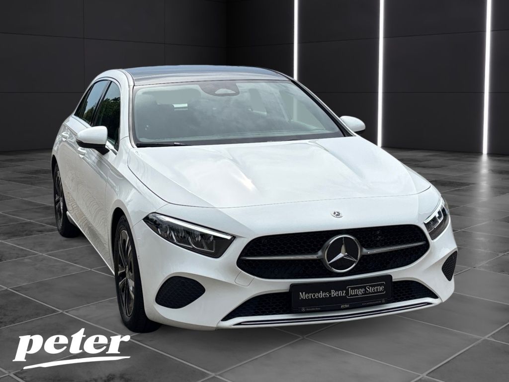 Mercedes-Benz A 180 Progressive*Panoramadach imagem 3