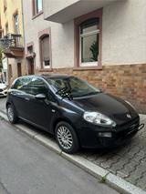 Fiat Punto unfallfrei, neue Bremsen/ Auspu... - Fiat Punto in Frankfurt (Main)