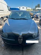 Alfa Romeo 147  1.6 T.Spark Distinctive TÜV+AU NEU - Alfa Romeo 147 aus 2002