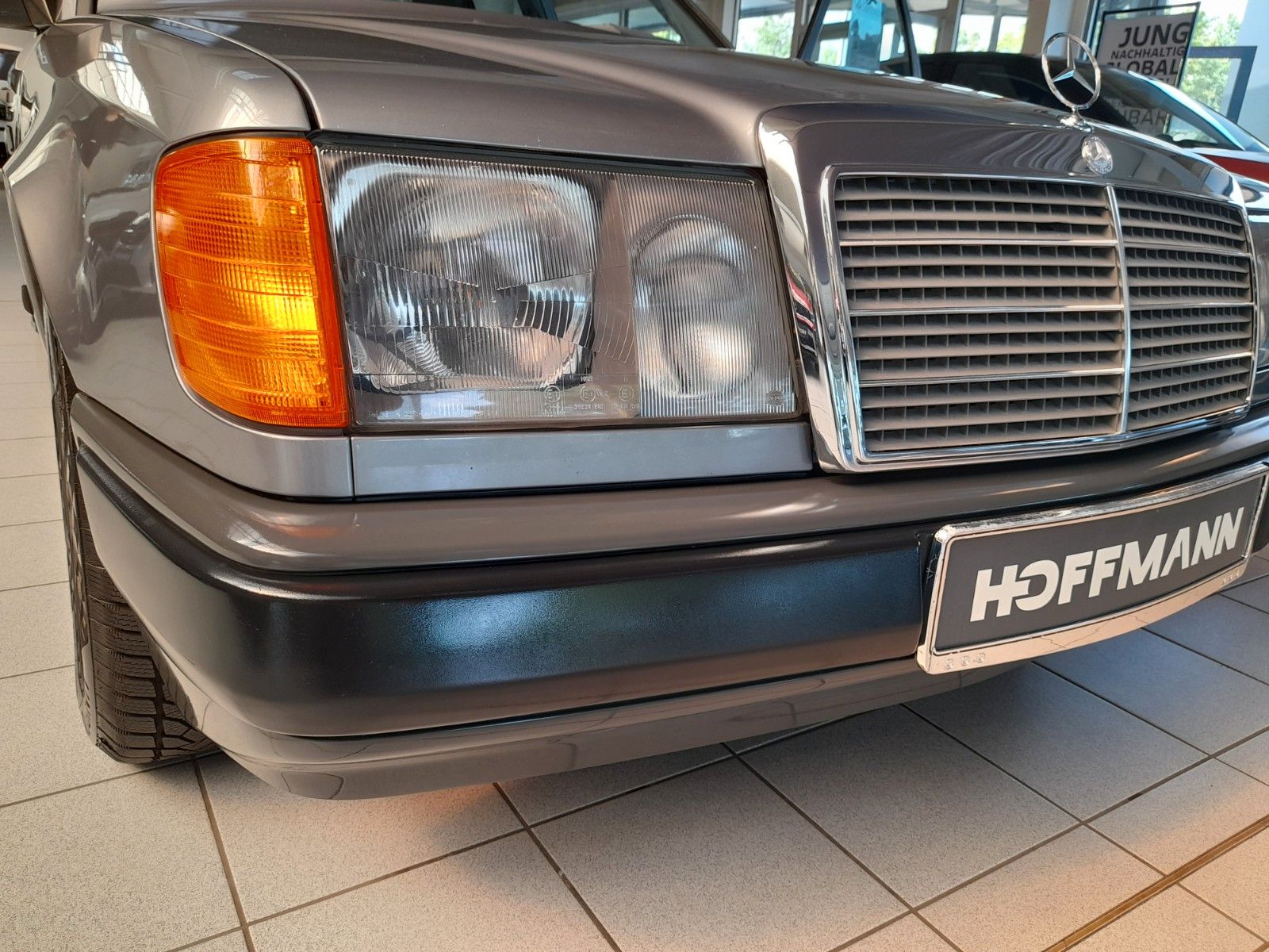 Fahrzeugabbildung Mercedes-Benz E 260 im Originalzustand u. H Kennzeichen