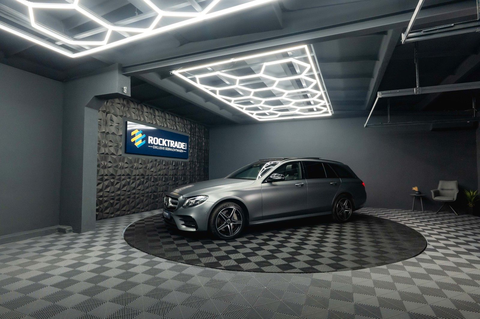 Fahrzeugabbildung Mercedes-Benz E 300de AMG Night-Paket Designo *Pano*ACC*LED*