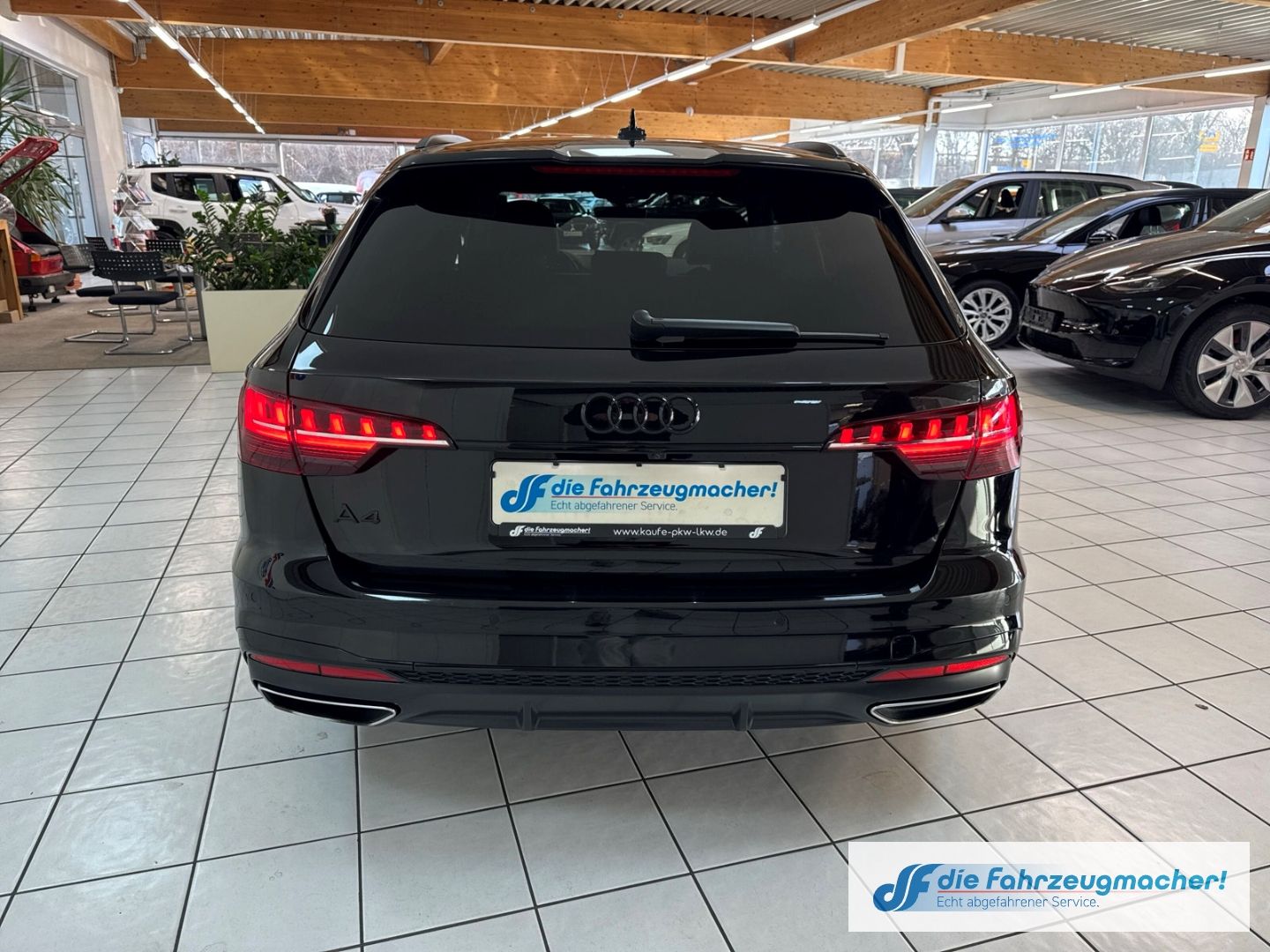 Fahrzeugabbildung Audi A4 Avant 35 TDI S line Navi Leder *EXPORT