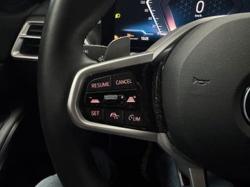 BMW 330 i Touring xDrive M Sport Navi LED Kamera