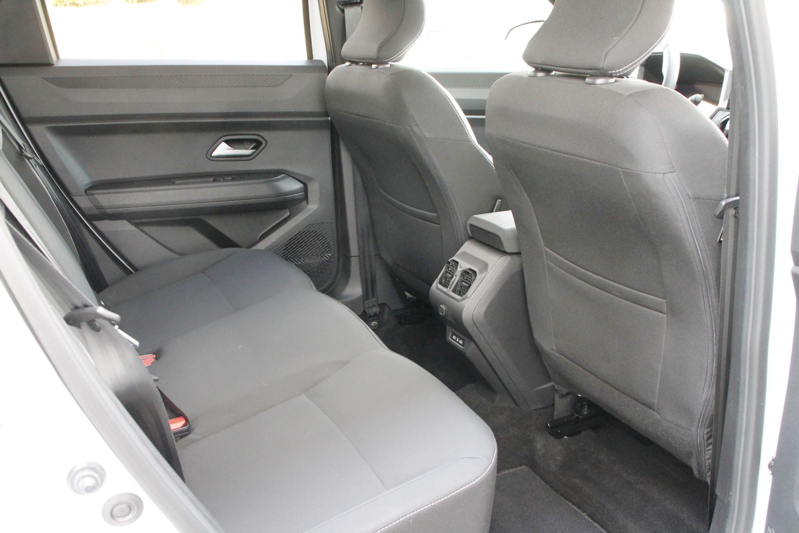 Fahrzeugabbildung Dacia Bigster Journey hybrid 155