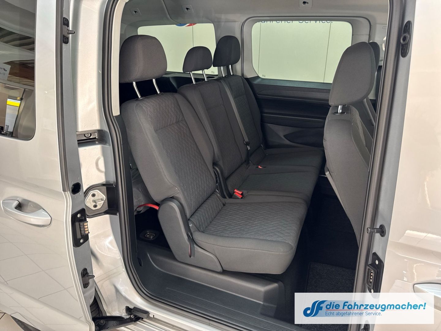 Fahrzeugabbildung Volkswagen Caddy Life Maxi 2.0 TDI EU6d AHK  *EXPORT