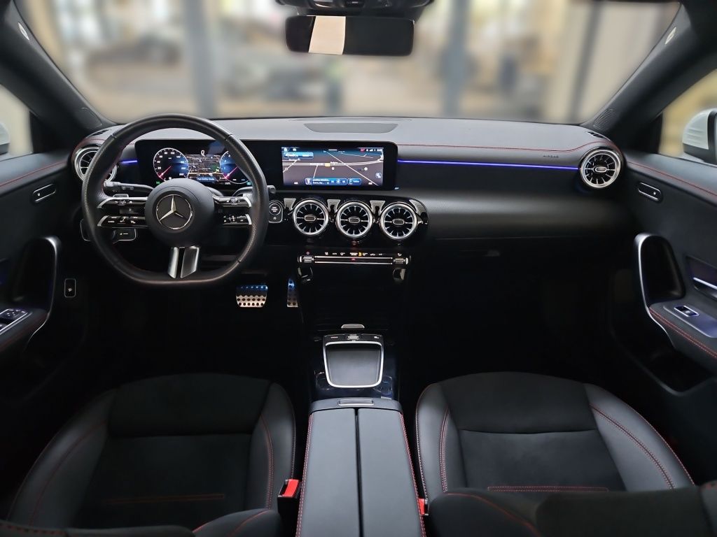 Fahrzeugabbildung Mercedes-Benz CLA 200 SB AMG AHK Pano Totwi. LED SHZ Sport DAB