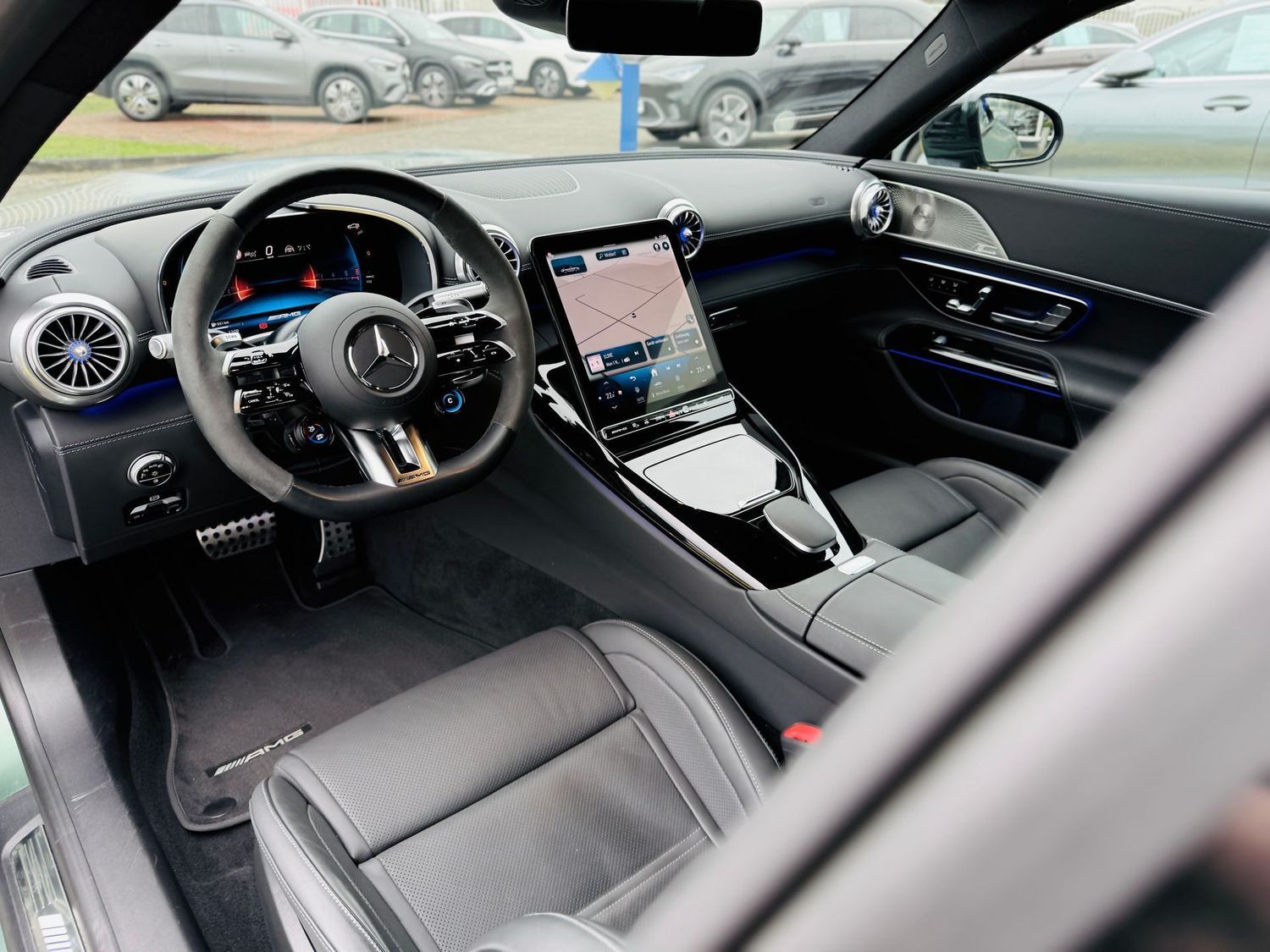 Fahrzeugabbildung Mercedes-Benz SL 43 AMG PREMIUM PLUS & NIGHT, Aerodynamik, V8-