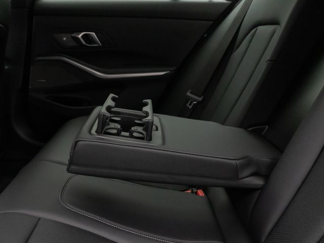 Foto Nummer 27: BMW 330e