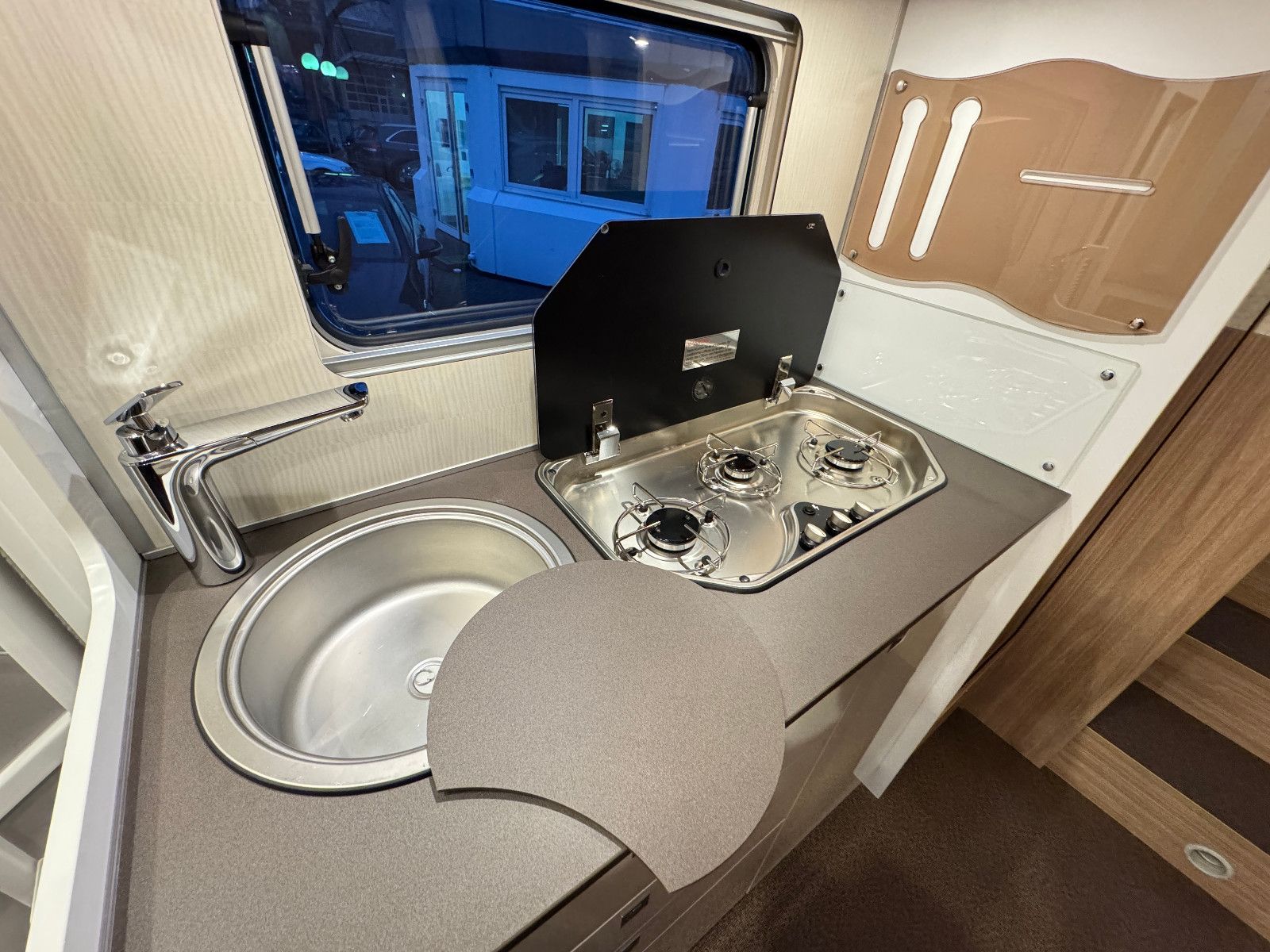 Fahrzeugabbildung Bürstner LIMITED T 690 G FIAT 9G-AUTOMATK HUBBETT SAT TV
