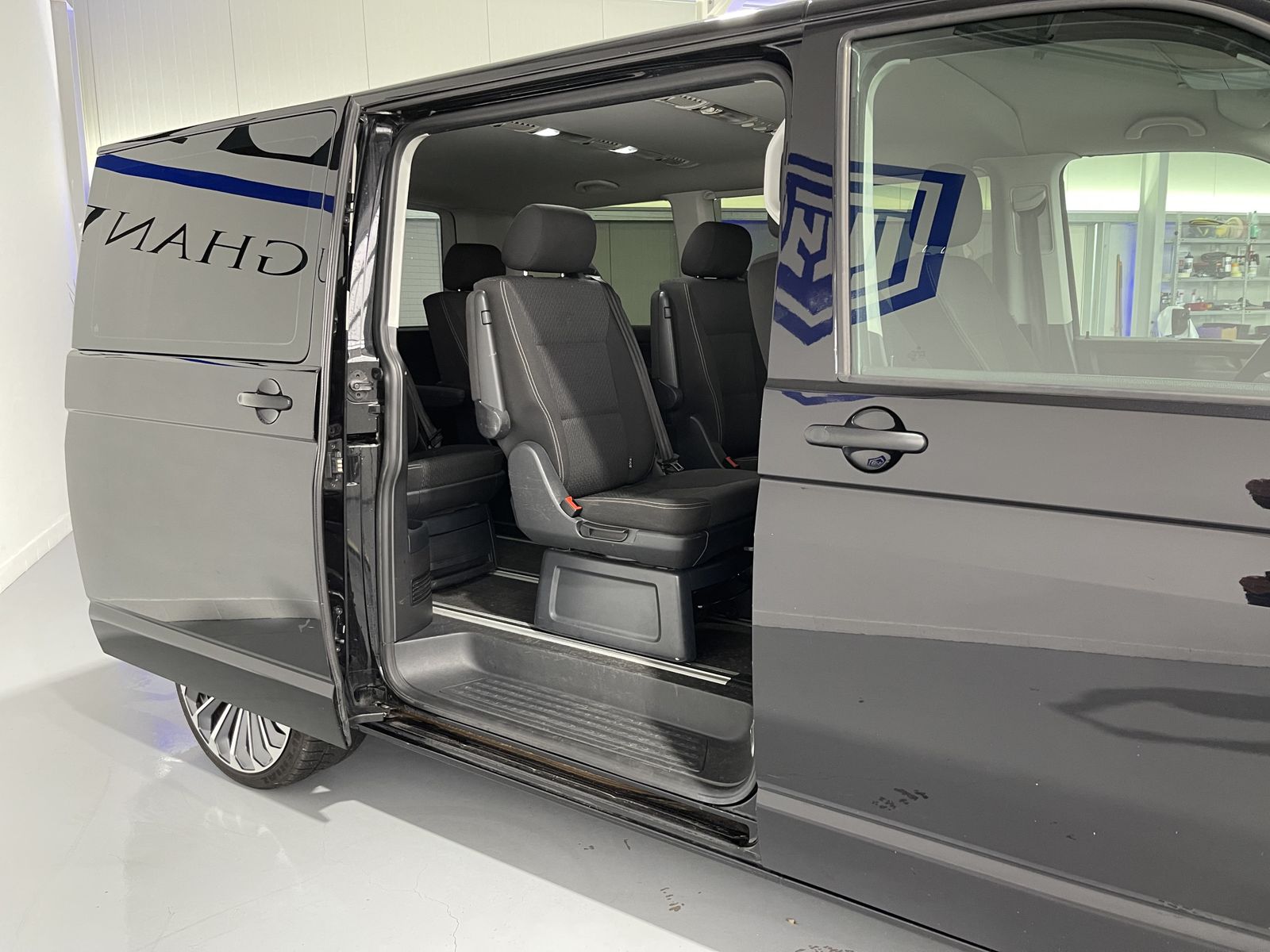 Fahrzeugabbildung Volkswagen T6 Multivan 6.1 2.0 TDI*Trendline*LED*Cam*AHK*