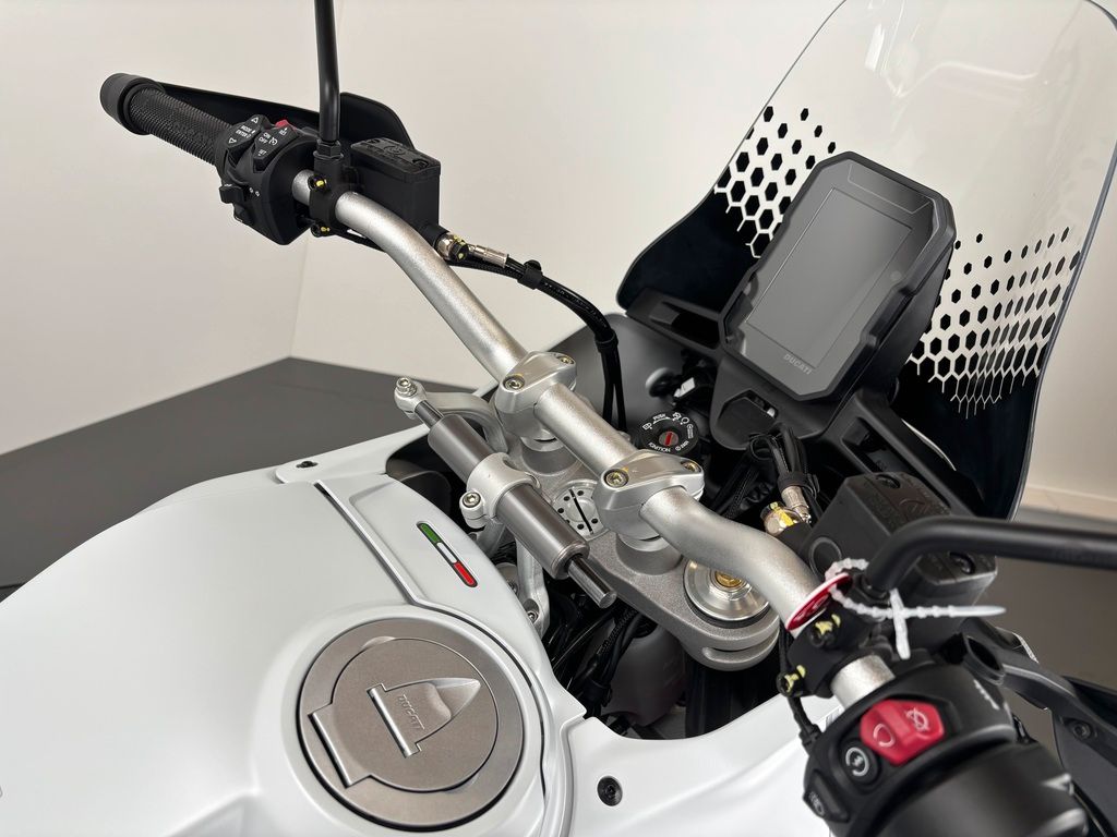 Fahrzeugabbildung Ducati DESERT X *1. HAND *TOP-ZUSTAND