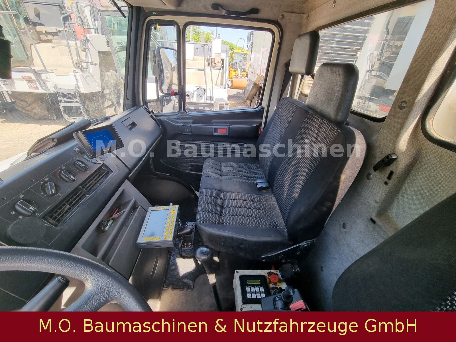 Fahrzeugabbildung Mercedes-Benz Vario 818 D / Euro 5  / Zöller Micro XL /
