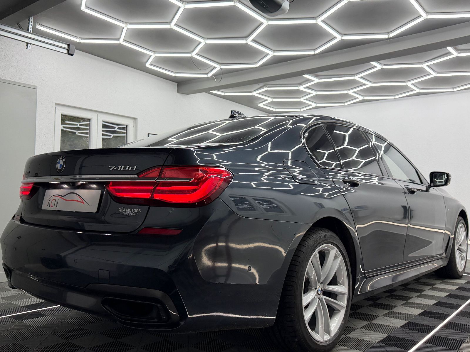 Fahrzeugabbildung BMW 740 d xDrive/MASSAGE/HuD/B&W/LASER/TV-FUNKTION