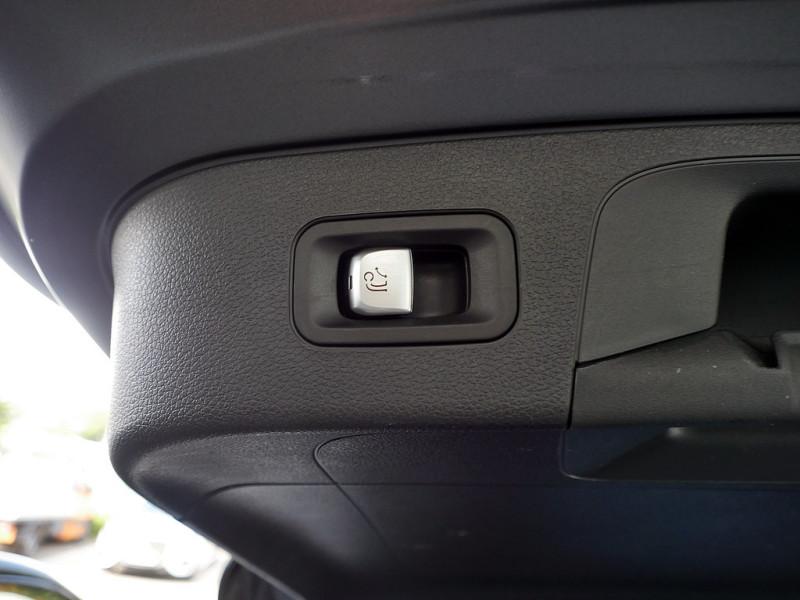 Mercedes-Benz EQC 400 4M AMG AMG MEMO MULTI 360 AHK DISTR SPUR