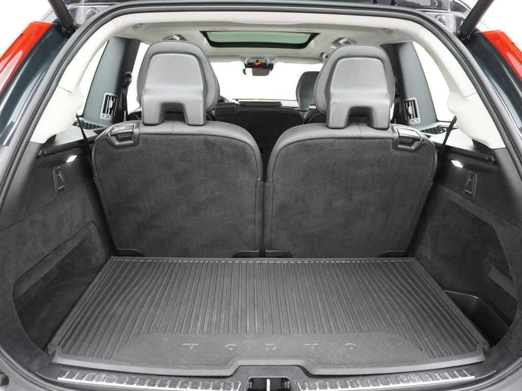 Volvo XC90 2.0 T8 Twin motor AWD Momentum panorama dac