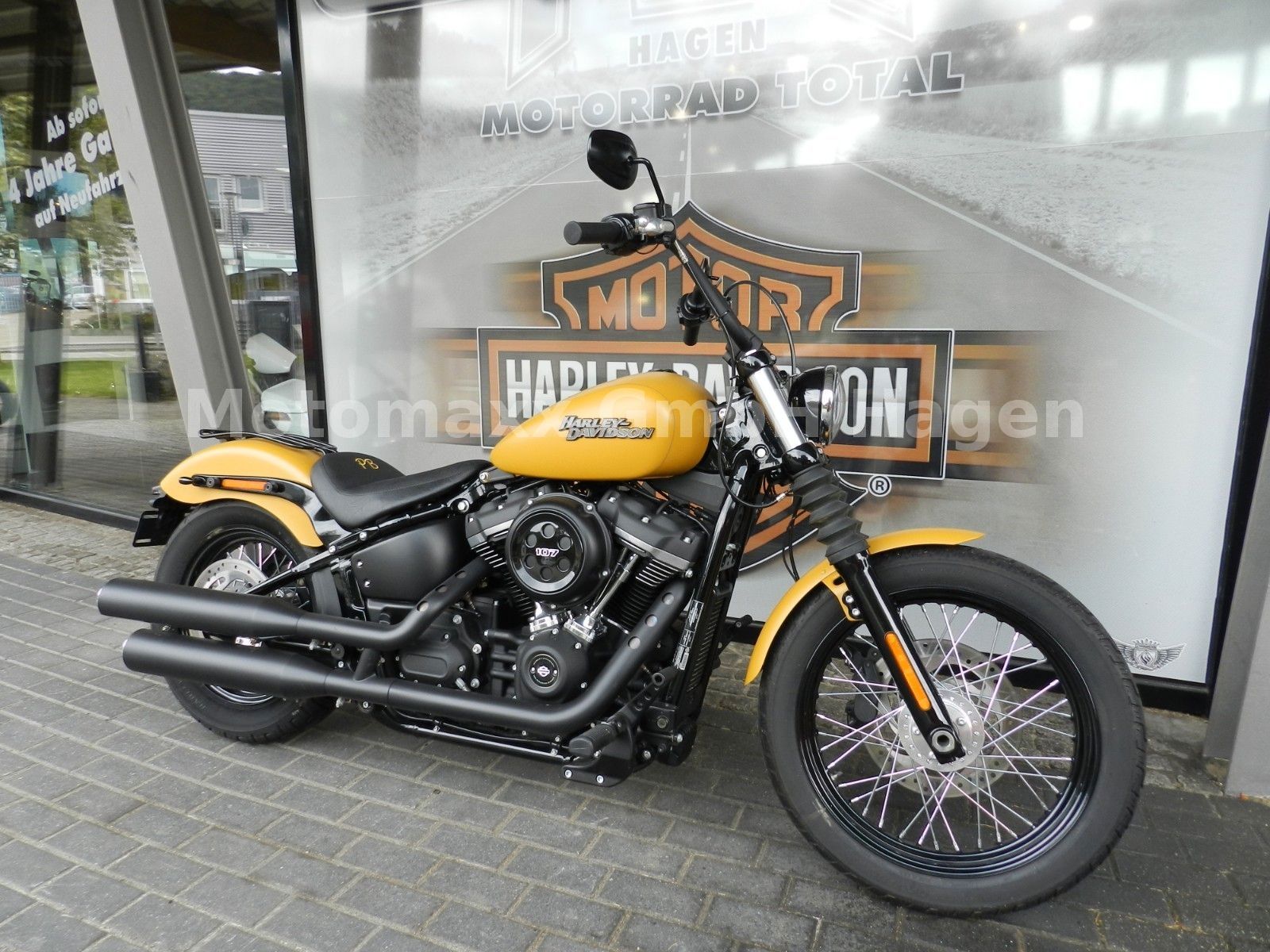 Fahrzeugabbildung Harley-Davidson Street Bob 107 MJ19 mit Speichen-Felgen!!!