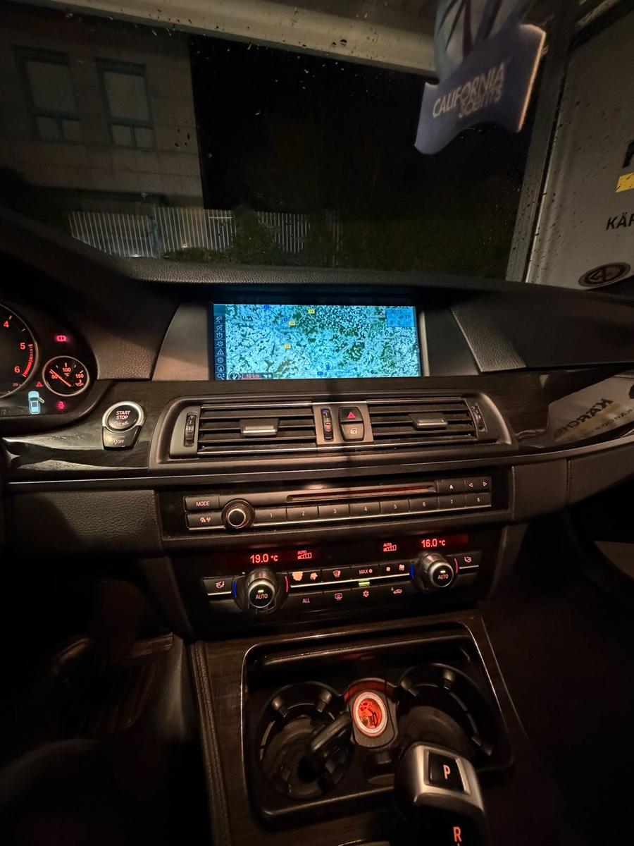BMW 520 2011 — photo 11