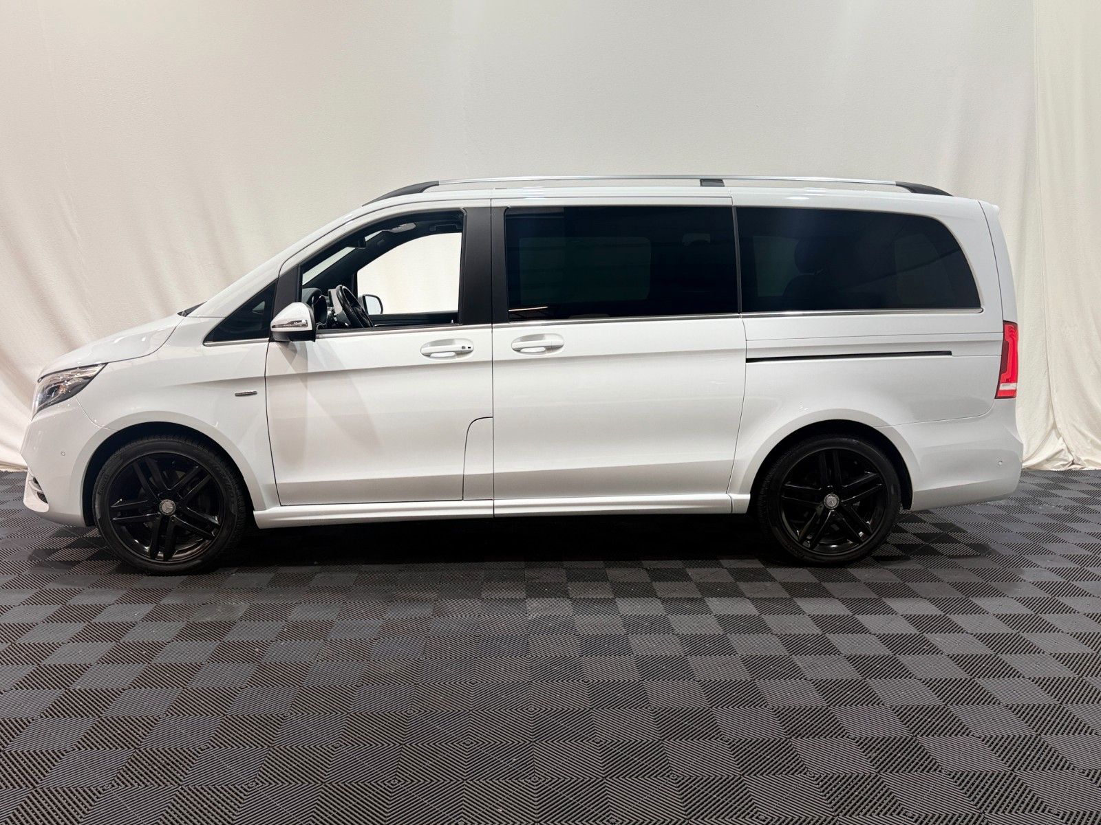 Fahrzeugabbildung Mercedes-Benz V250/Burmester/360°/4Matic/ExclusiveEdition/Lang