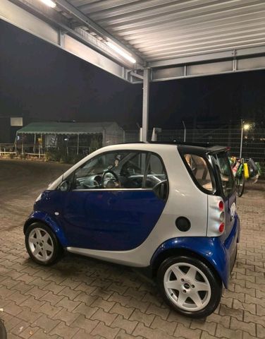 Smart fourtwo Vollautomatik, TÜV 10/2025.