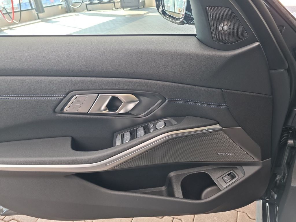 BMW 330 i Limousine M-Sport HK HiFi DAB LED AHK uvm.