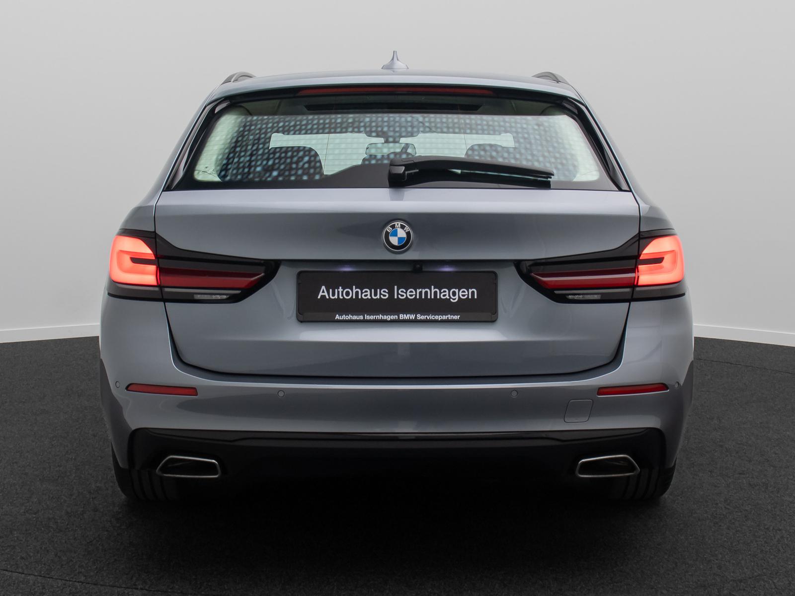 BMW 520d Kamera HUD Alarm Panorama DAB Leder Sport