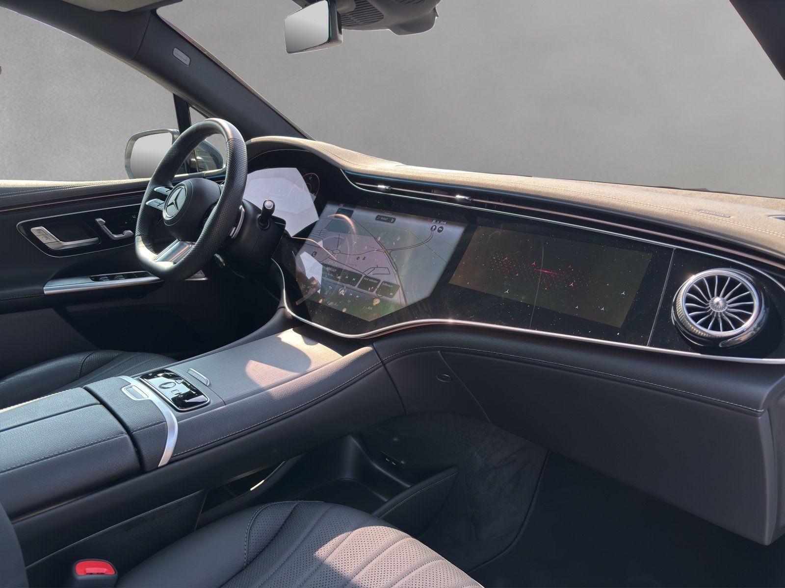 Fahrzeugabbildung Mercedes-Benz EQE 350 SUV AMG Prem+ HYPER AIRMATIC AHK 22KW TV