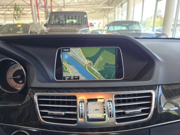 Mercedes E 220 - 11