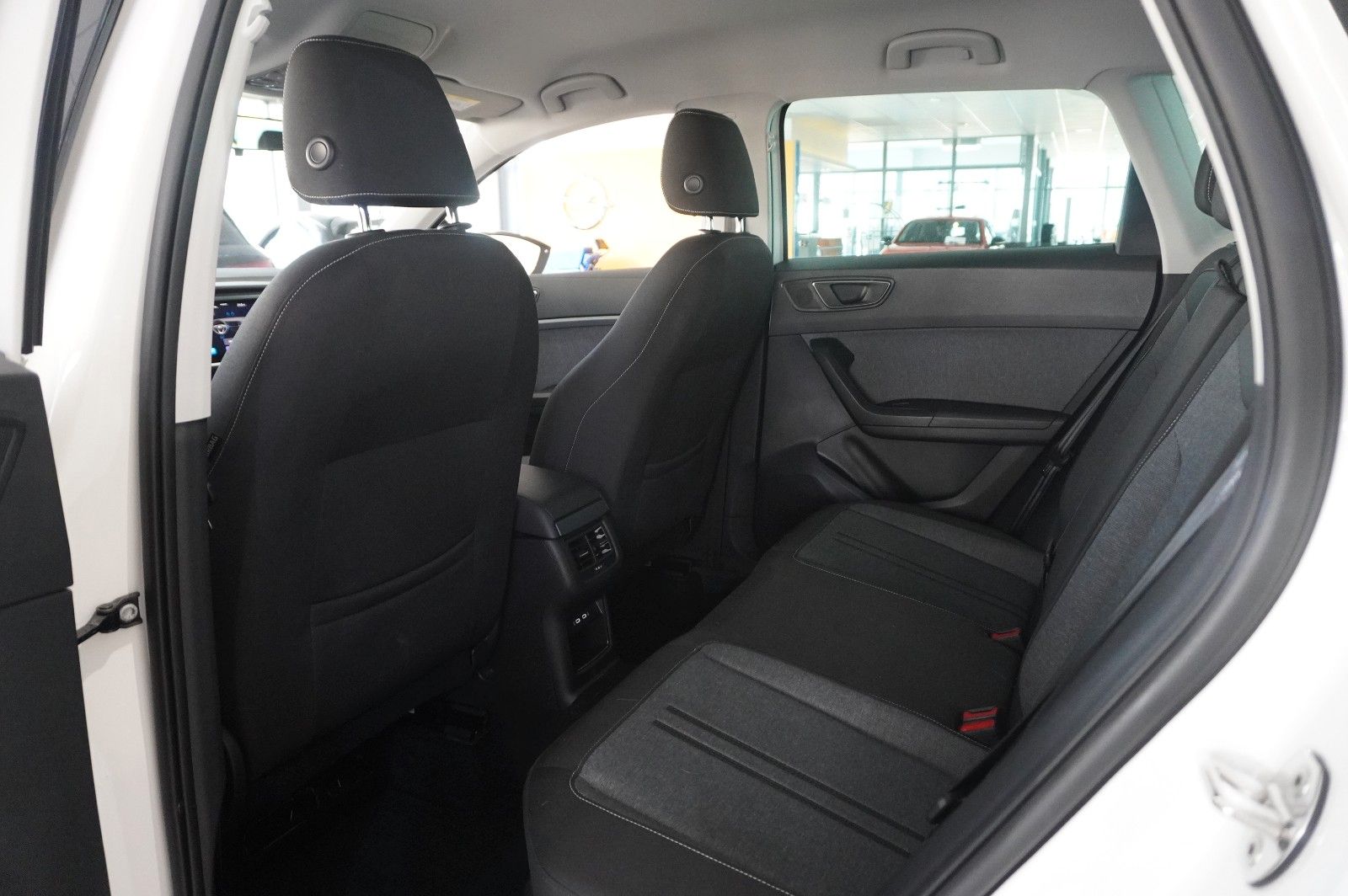 Fahrzeugabbildung SEAT Ateca 2.0 TDI STYLE NAVI/LED/SHZ/TEMP./PDC/DAB+