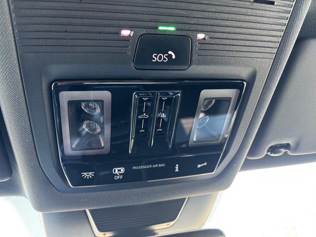 Fahrzeugabbildung Volkswagen Tiguan 1.5eTSI DSG R-Line AHK+PANO+KEYLESS+NAVI+
