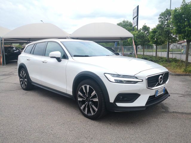 VOLVO V60 CC