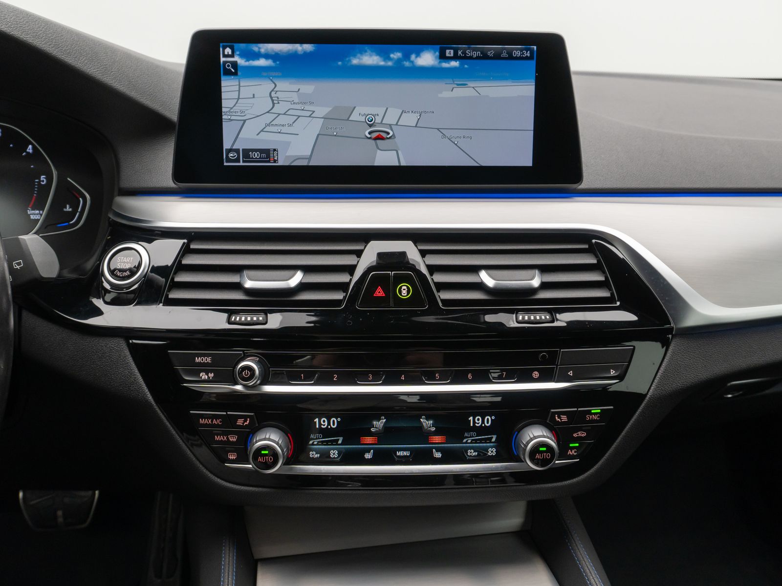 Fahrzeugabbildung BMW 540d xD M Sport Alarm AHK Kamera DAB Parkassist