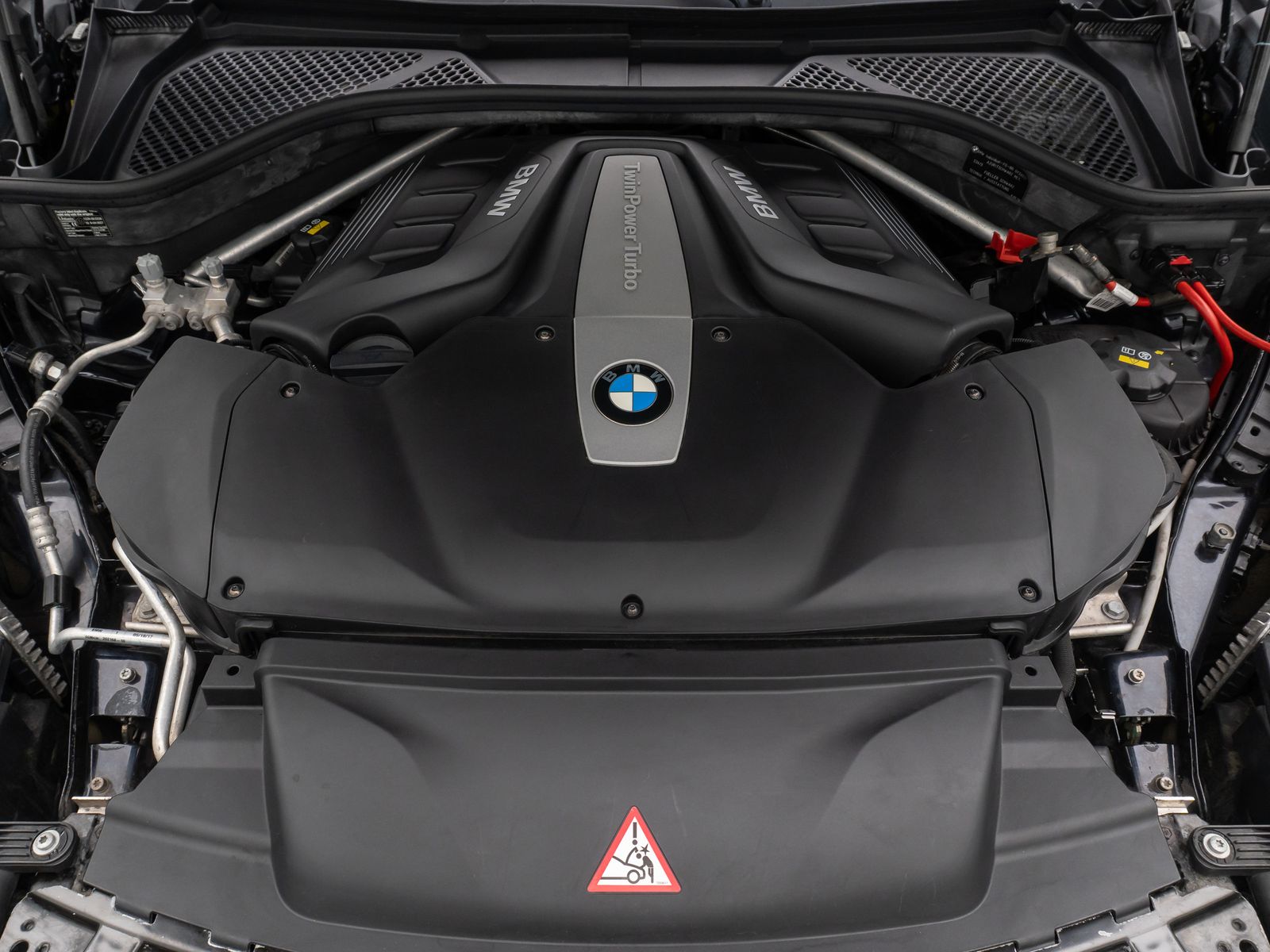 Fahrzeugabbildung BMW X5 xD50i ACC 360°Memory B&O NighVis DAB 20" Voll