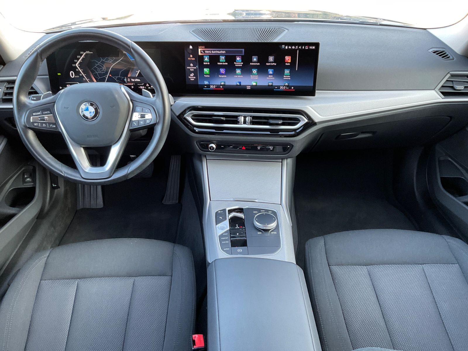 Fahrzeugabbildung BMW 320d xDrive Touring Advantage Automatic