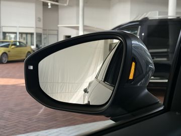 Volkswagen T-Roc 1.5 eTSI R-LINE NEUES MODELL AHK SOFORT