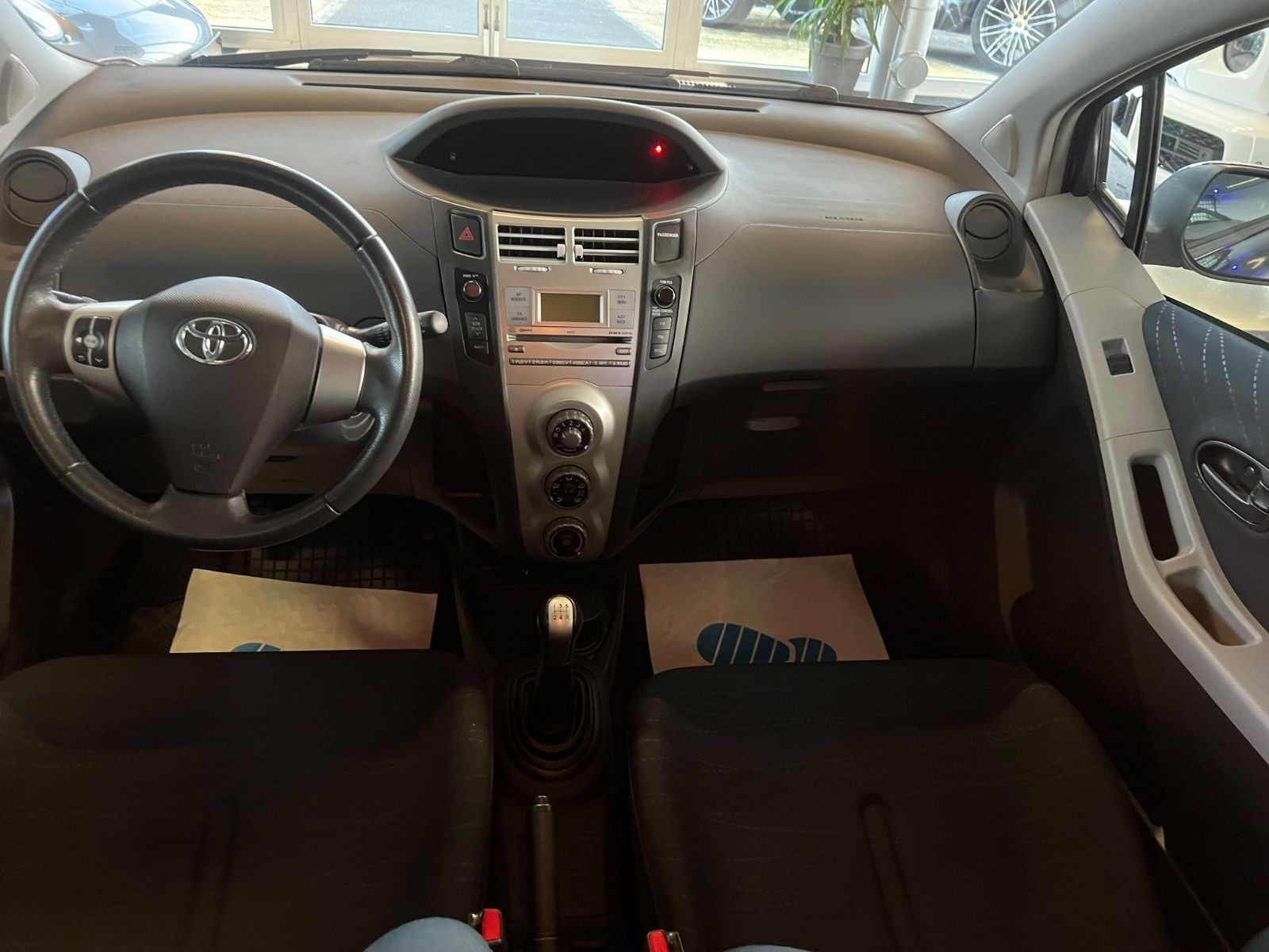 Fahrzeugabbildung Toyota Yaris Sol * TÜV/AU NEU *