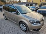 Volkswagen Touran Comfortline - Volkswagen Touran mit Benzin-Antrieb: Limousine