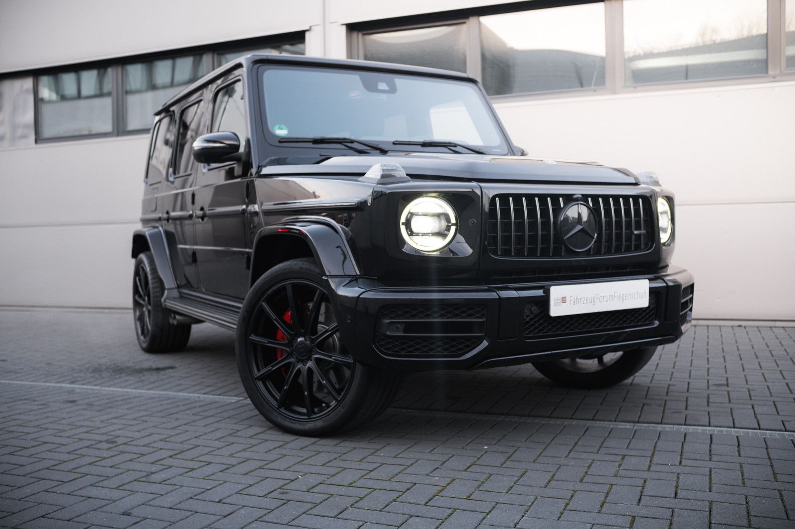 Fahrzeugabbildung Mercedes-Benz G 63 AMG -Burmester Sound-BRABUS-Felgen-Auspuff
