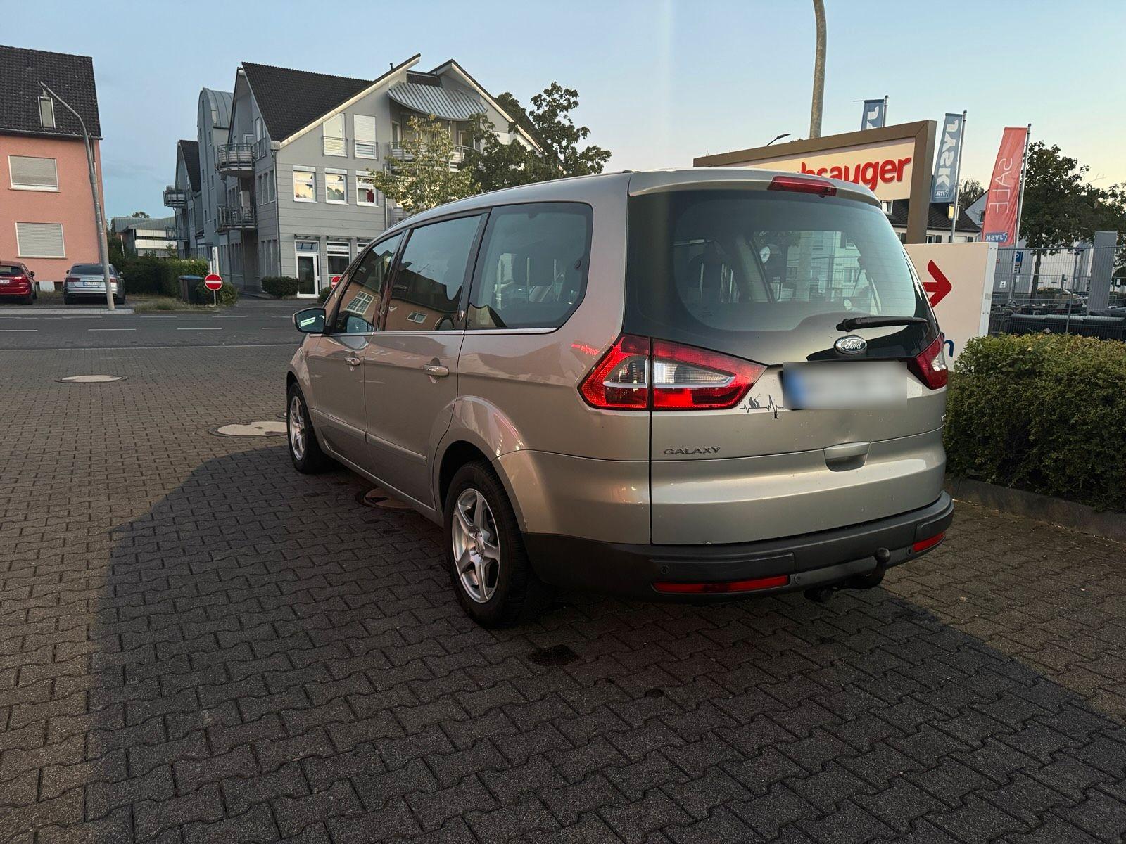 Ford Galaxy 2009 — photo 6
