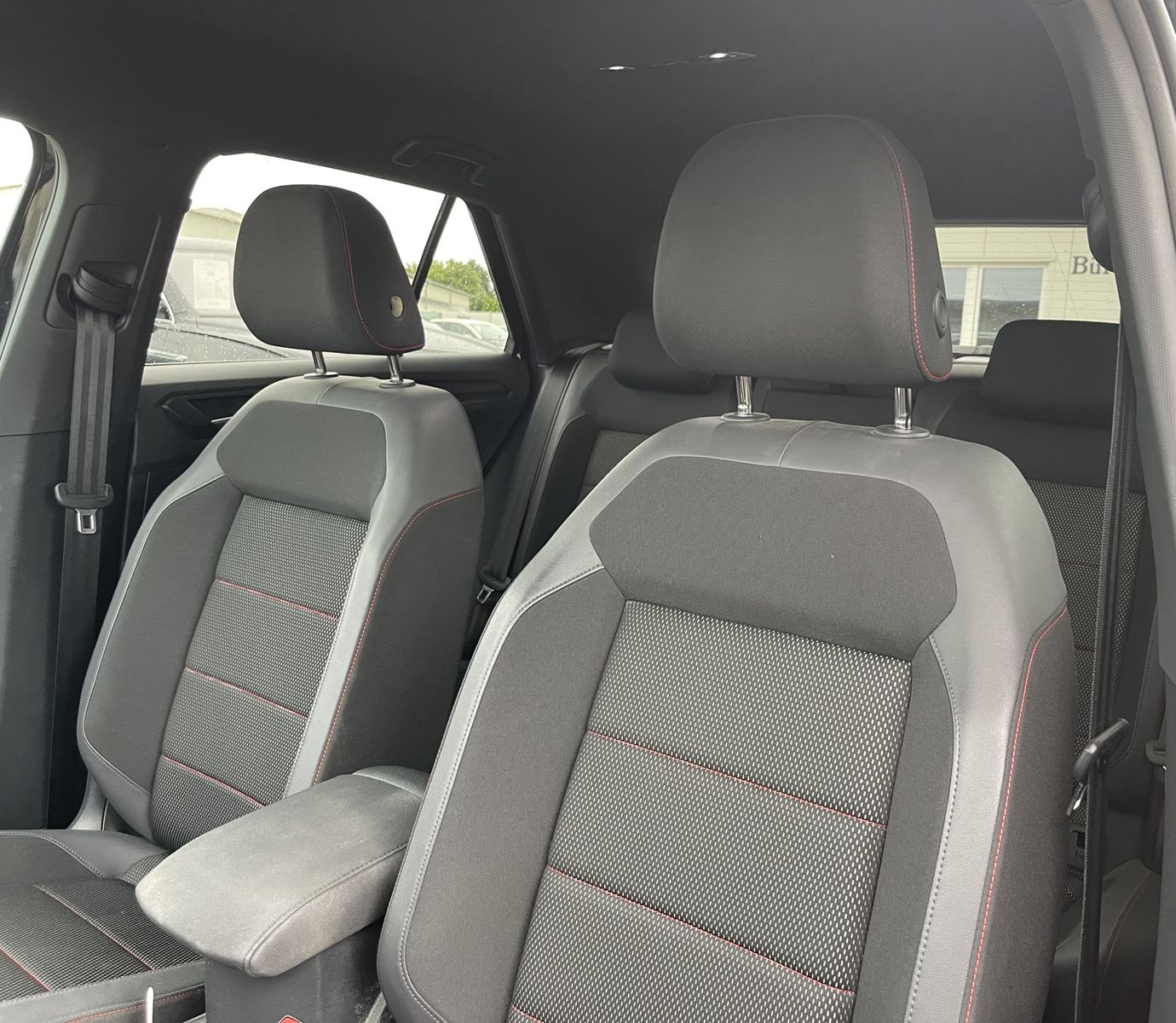 Fahrzeugabbildung Volkswagen T-Roc 2.0 TDI*Sport*LED*Cam*ACC*Navi*SHZ*