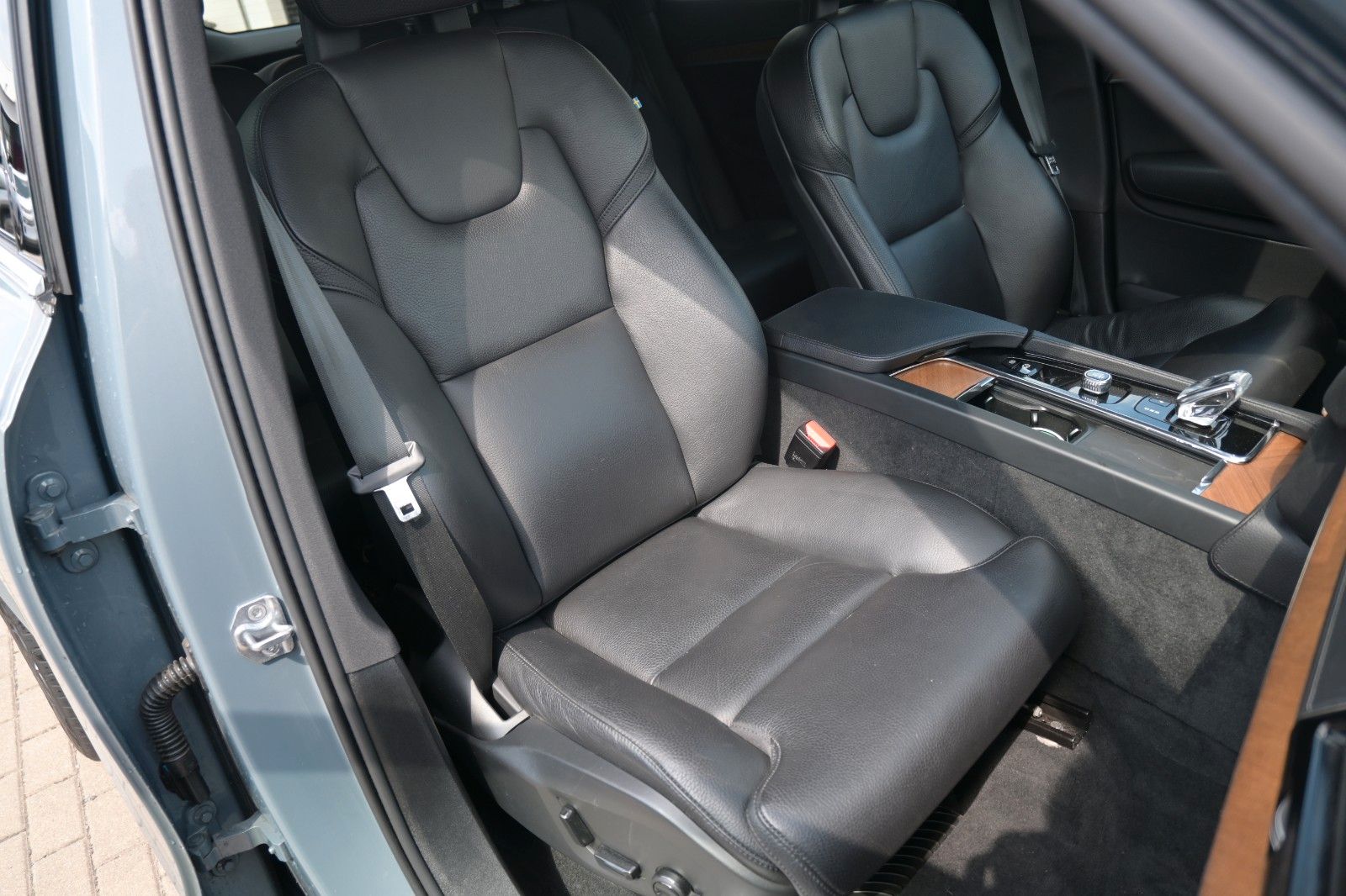 Fahrzeugabbildung Volvo XC90 B5 Inscrip. AWD*LUFT*H&K*ACC*NAV*STDHZG*RFK