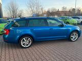 Skoda OCTAVIA Combi Clever 1,6l TDI 85 kW 115 PS - Skoda Octavia mit Diesel-Antrieb: Kombi, 1.6