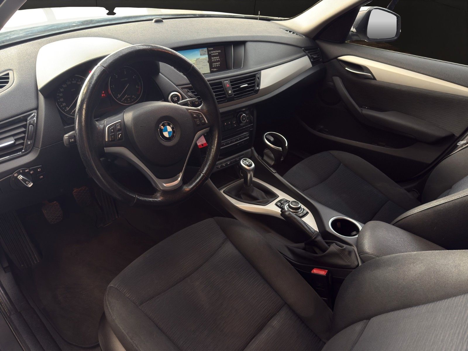 Fahrzeugabbildung BMW X1 18d sDrive *Kamera*Bi-Xenon*Elektr.Sitze*ACC