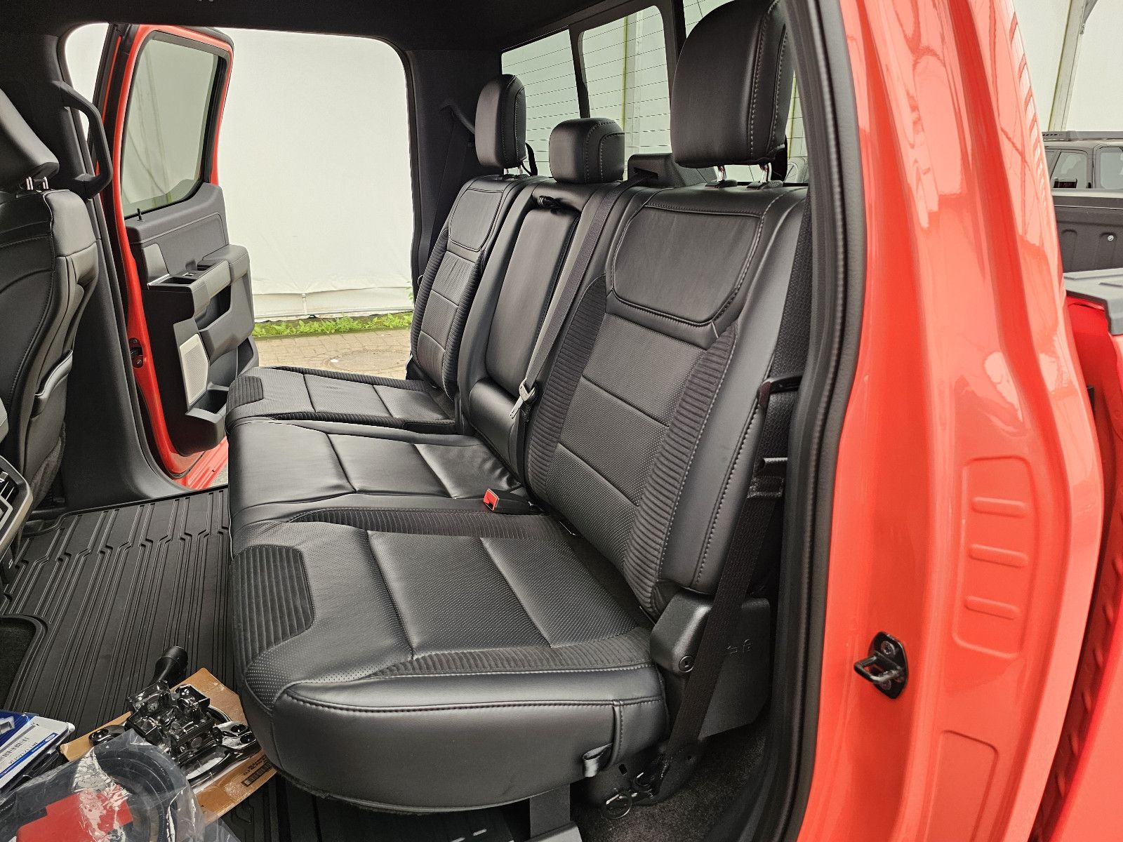 Fahrzeugabbildung Ford F 150 Raptor T1 Price: 67.000 EUR, Stock !