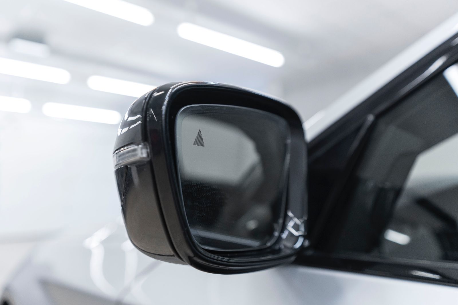 Fahrzeugabbildung BMW 530i xDrive M-Performance HUD LED KAM TOTW NAV