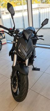 QJ Motor SRK 700 - QJ MOTOR MOTORRAD