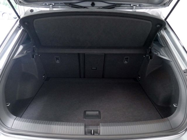 Fahrzeugabbildung Volkswagen T-Roc Style 1.5 TSI DSG | LED RFK AHK ACC